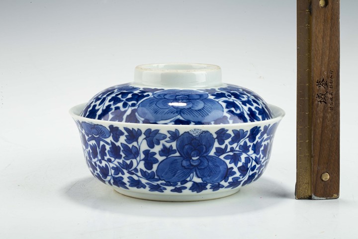 古玩陶瓷清晚·青花纏枝牡丹紋蓋碗拍賣，當前價格0元