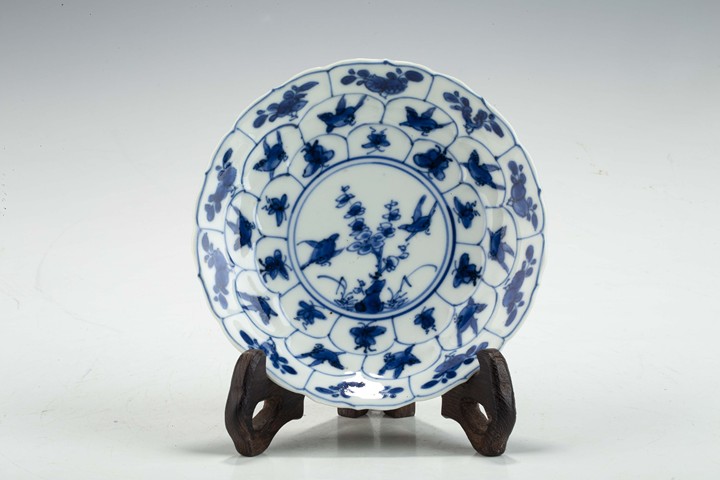 古玩陶瓷清康熙·青花喜鵲登梅圖花口杯碟拍賣,當前價格376元
