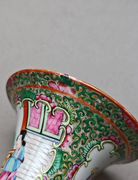 古玩陶瓷廣彩人物故事紋獅耳瓶真品鑒賞圖