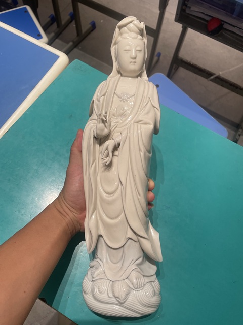 古玩陶瓷德化白瓷觀音菩薩造像真品鑒賞圖