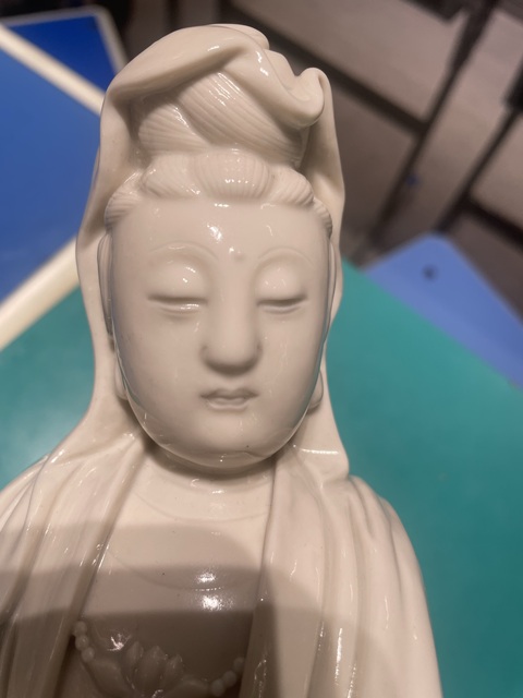 古玩陶瓷德化白瓷觀音菩薩造像真品鑒賞圖