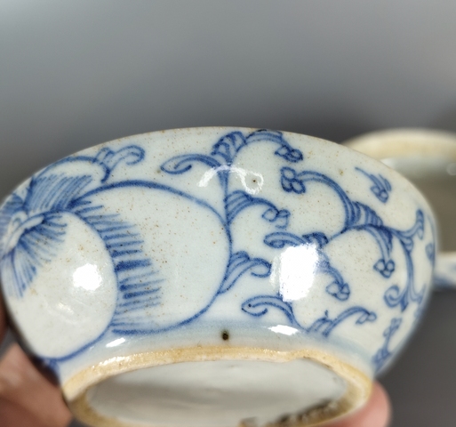 古玩陶瓷清中期-青花淡描花卉紋喜字粉盒拍賣，當前價格999元