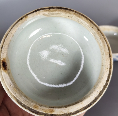 古玩陶瓷清中期-青花淡描花卉紋喜字粉盒拍賣，當前價格999元