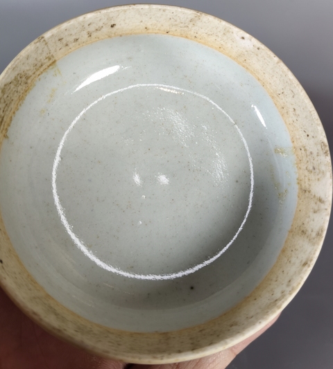 古玩陶瓷清中期-青花淡描花卉紋喜字粉盒拍賣，當前價格999元