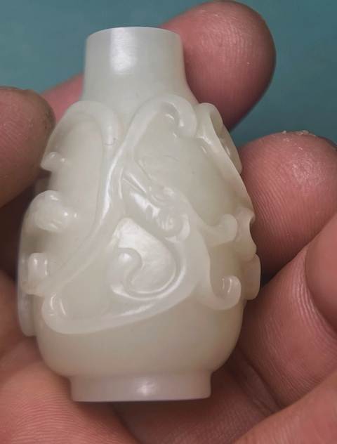 古玩玉器和田玉鼻煙壺真品鑒賞圖