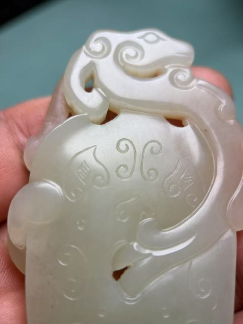 古玩玉器和田玉螭龍紋玉佩真品鑒賞圖