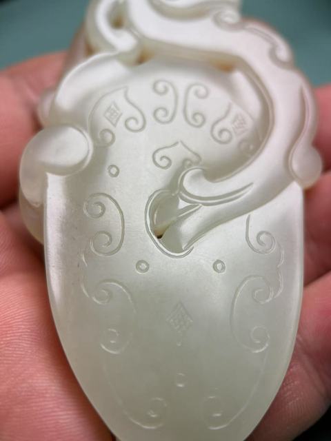 古玩玉器和田玉螭龍紋玉佩真品鑒賞圖