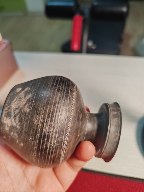 古玩陶瓷灰陶盤口壺真品鑒賞圖
