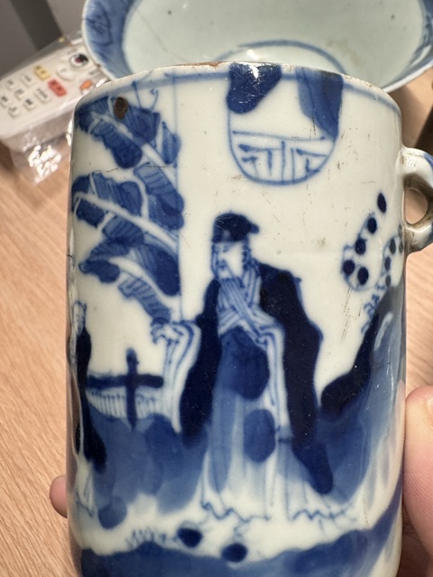 古玩陶瓷人物紋青花蓋盅真品鑒賞圖