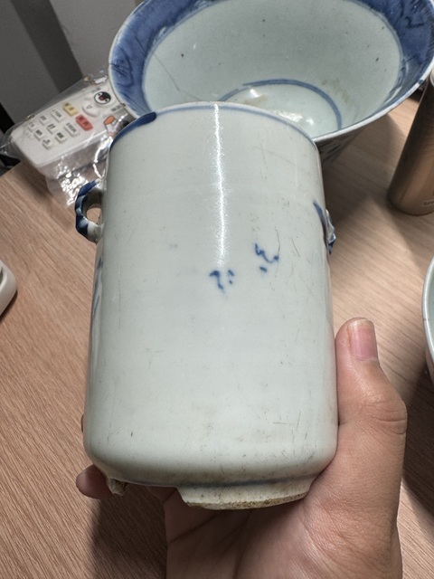 古玩陶瓷人物紋青花蓋盅真品鑒賞圖