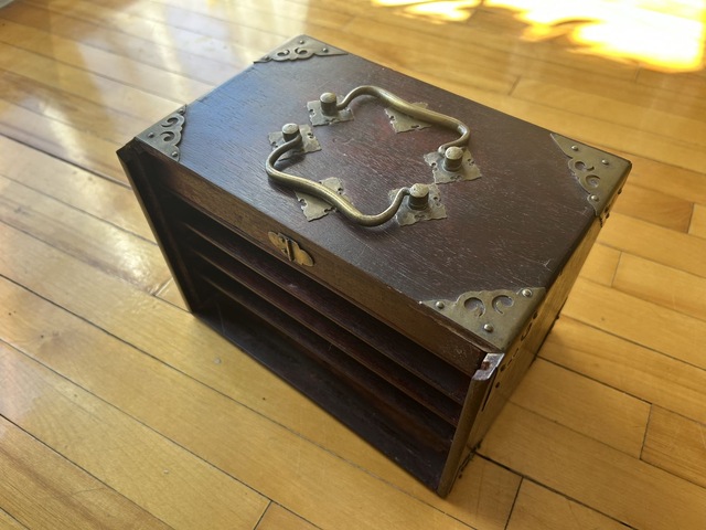 古玩雜項花梨木雕刻制作木箱真品鑒賞圖