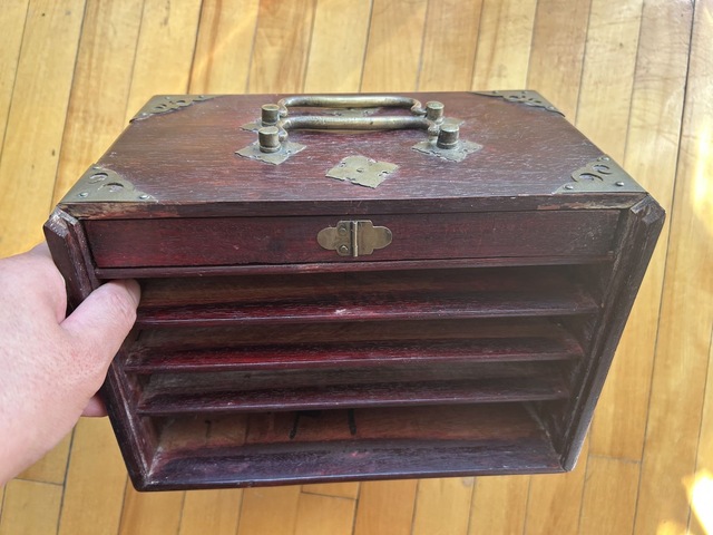 古玩雜項花梨木雕刻制作木箱真品鑒賞圖