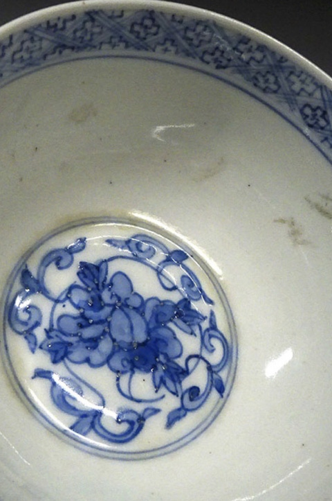 古玩陶瓷日本明治赤繪花鳥紋茶碗真品鑒賞圖