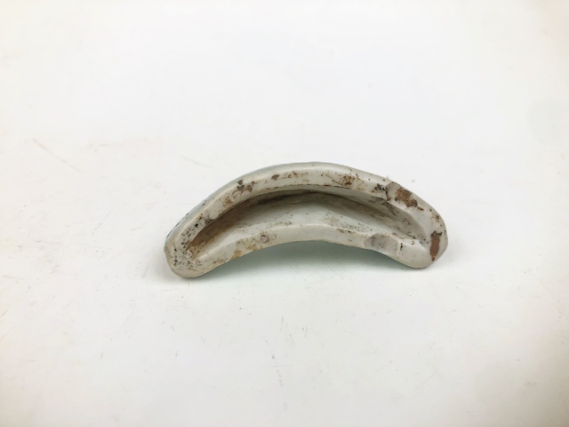古玩陶瓷清中早·白釉山子筆架拍賣，當前價格219元