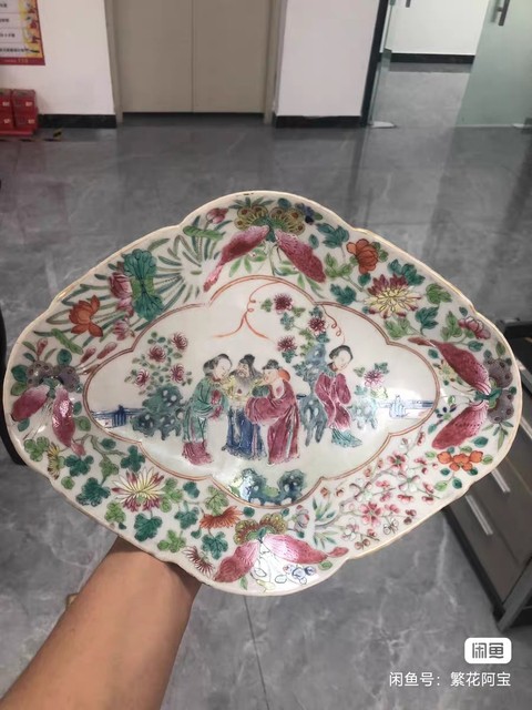 古玩陶瓷粉彩花卉開窗人物海棠貢盤真品鑒賞圖