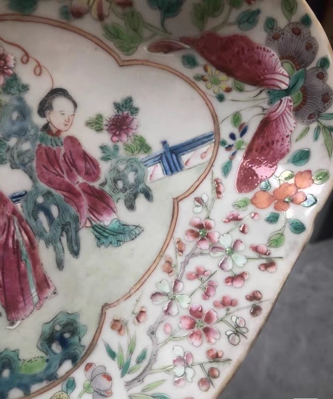 古玩陶瓷粉彩花卉開窗人物海棠貢盤真品鑒賞圖