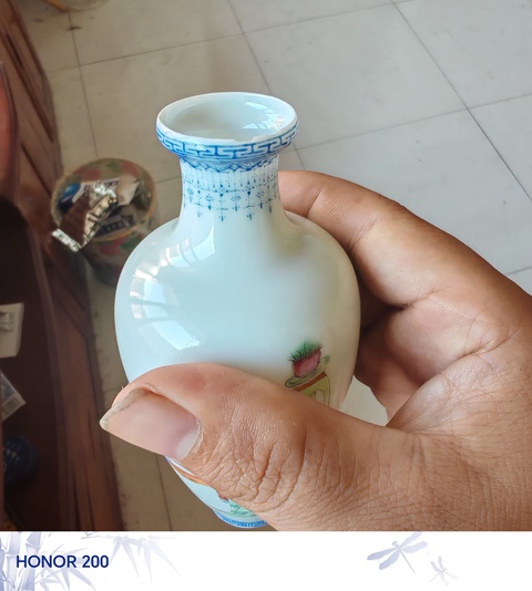 古玩陶瓷嬰戲紋粉彩瓶真品鑒賞圖