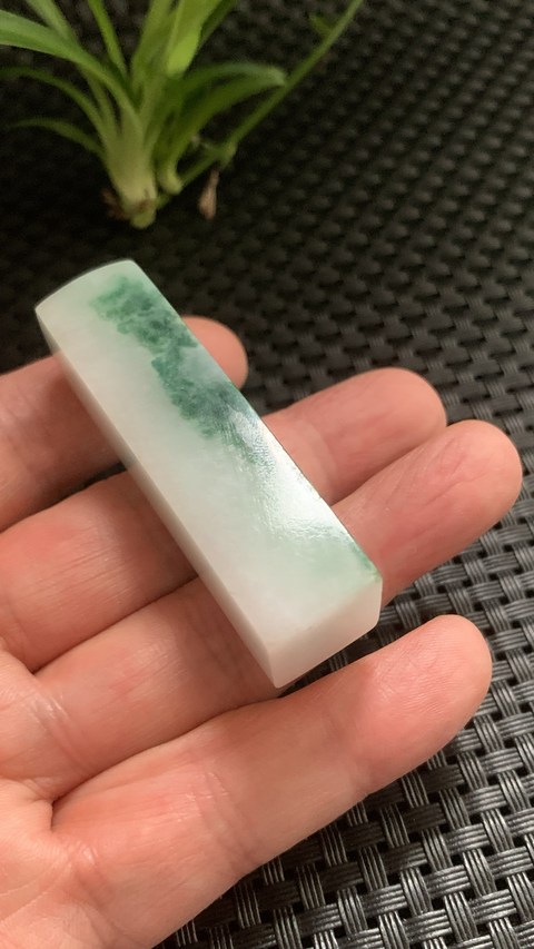 古玩玉器清代天然翡翠“素紋印章料”拍賣,當前價格6800元