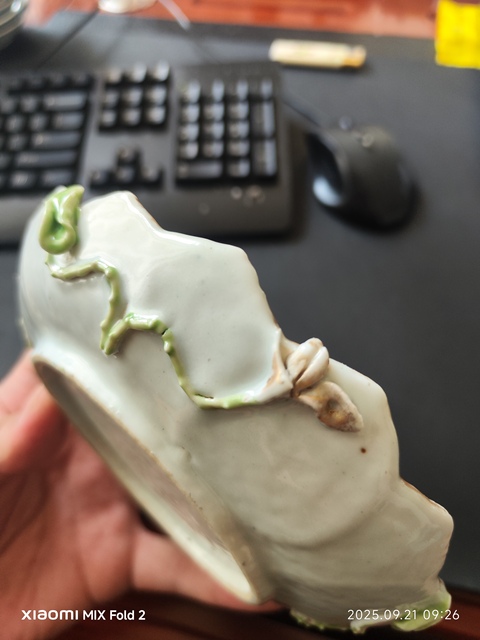 古玩陶瓷粉彩堆塑蓮瓣紋盤真品鑒賞圖