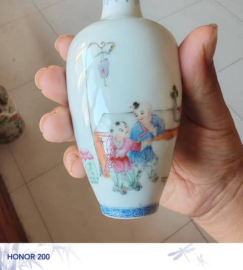 古玩陶瓷人物紋粉彩瓶真品鑒賞圖