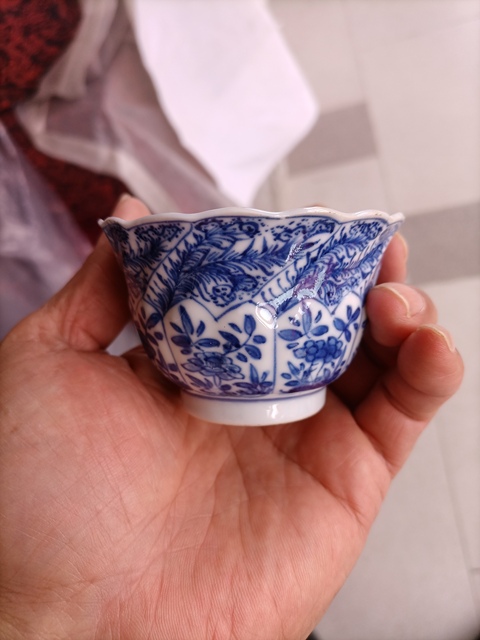 古玩陶瓷青花花卉紋花口杯真品鑒賞圖