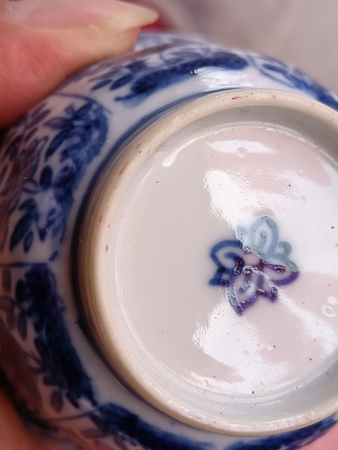 古玩陶瓷青花花卉紋花口杯真品鑒賞圖