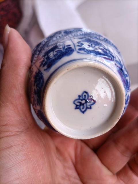 古玩陶瓷青花花卉紋花口杯真品鑒賞圖