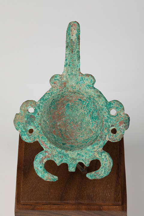 古玩雜項【古代藝術品收藏】宋元. 青 銅 油燈(法國盧浮宮博物館同款)拍賣，當前價格1888元