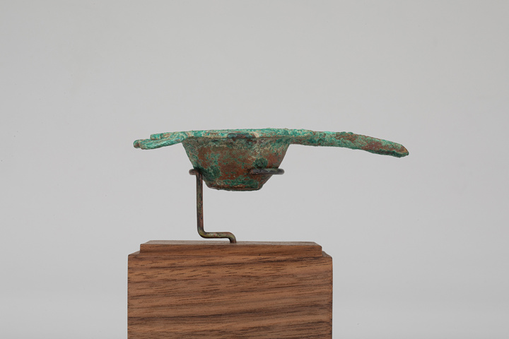 古玩雜項【古代藝術品收藏】宋元. 青 銅 油燈(法國盧浮宮博物館同款)拍賣，當前價格1888元