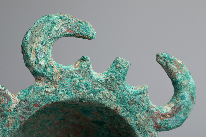 古玩雜項【古代藝術品收藏】宋元. 青 銅 油燈(法國盧浮宮博物館同款)拍賣，當前價格1888元
