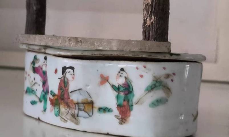 古玩陶瓷仕女嬰戲紋粉彩油絮缸真品鑒賞圖