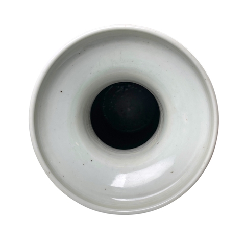 古玩陶瓷人物紋青花雙耳盤口瓶真品鑒賞圖