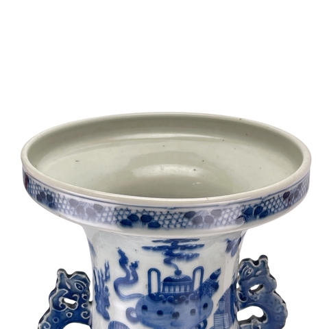 古玩陶瓷人物紋青花雙耳盤口瓶真品鑒賞圖