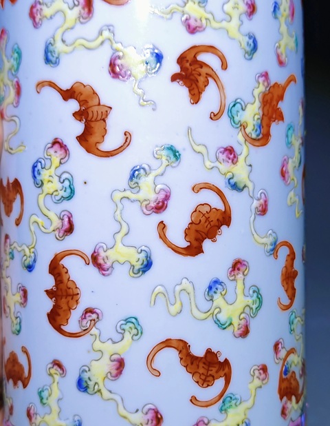 古玩陶瓷洪福齊天粉彩帽筒真品鑒賞圖