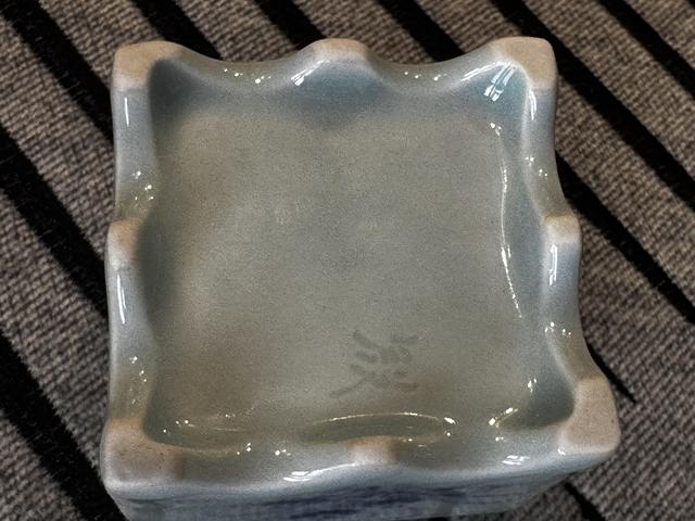 古玩陶瓷青花釉里紅硯滴真品鑒賞圖