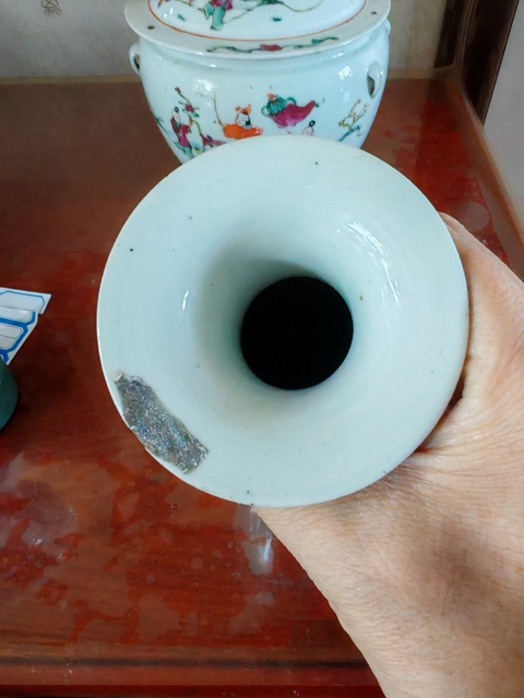 古玩陶瓷粉彩三星高照圖撇口瓶真品鑒賞圖