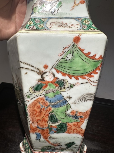 古玩陶瓷五彩人物故事六方瓶一對真品鑒賞圖