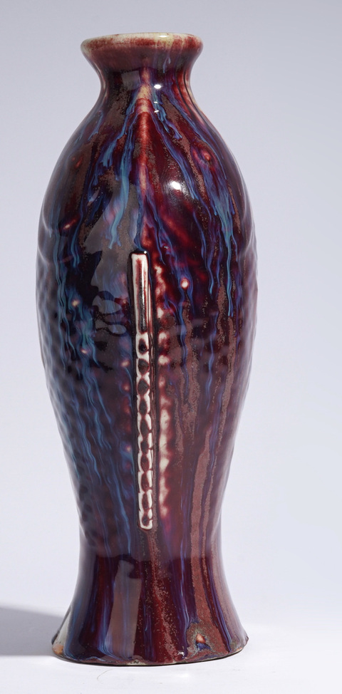 古玩陶瓷窯變紅釉雙魚紋瓶真品鑒賞圖