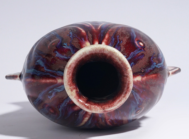 古玩陶瓷窯變紅釉雙魚紋瓶真品鑒賞圖