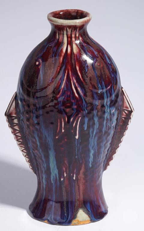 古玩陶瓷窯變紅釉雙魚紋瓶真品鑒賞圖