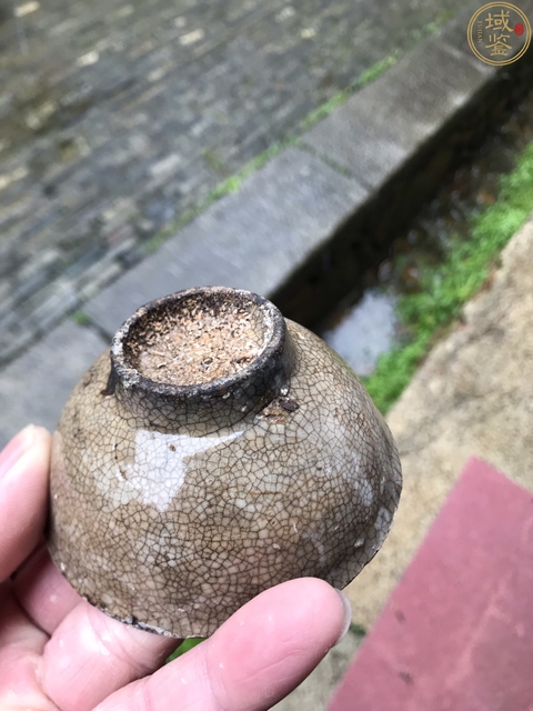 古玩陶瓷哥釉杯真品鑒賞圖