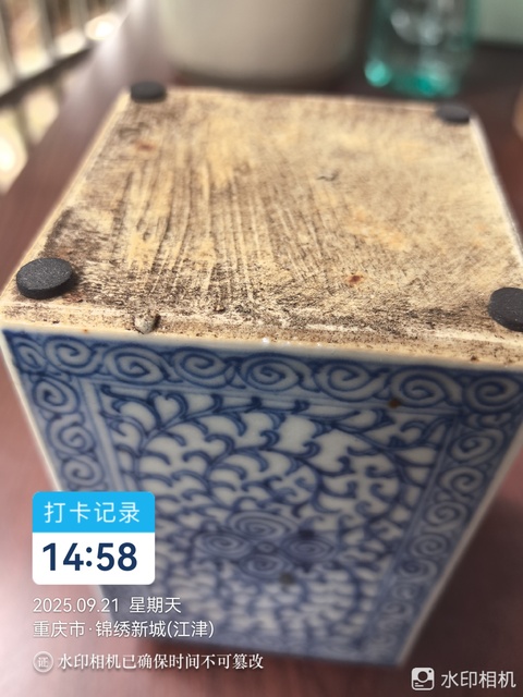 古玩陶瓷纏枝花卉紋青花茶葉罐真品鑒賞圖