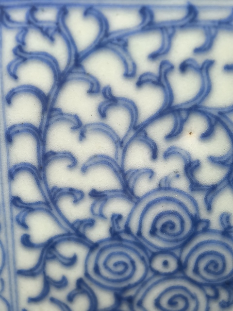 古玩陶瓷纏枝花卉紋青花茶葉罐真品鑒賞圖