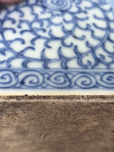 古玩陶瓷纏枝花卉紋青花茶葉罐真品鑒賞圖