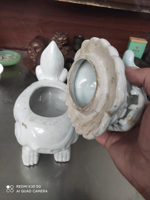 古玩陶瓷白釉狻猊香薰真品鑒賞圖