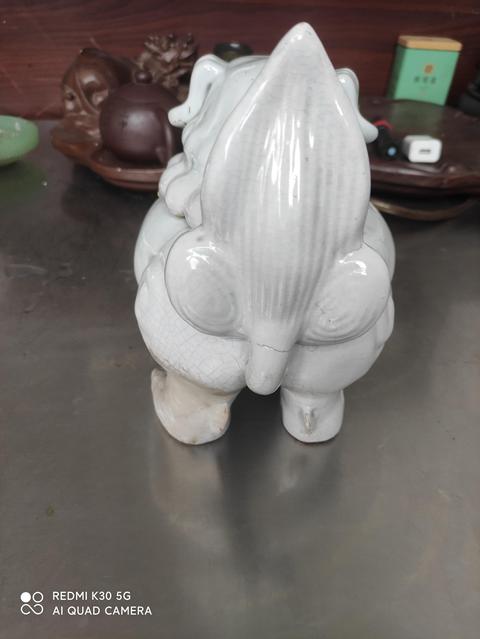 古玩陶瓷白釉狻猊香薰真品鑒賞圖