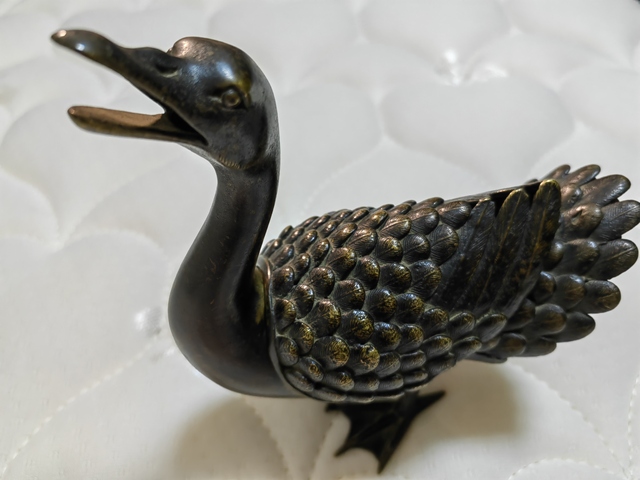 古玩銅器鴨型銅香薰真品鑒賞圖