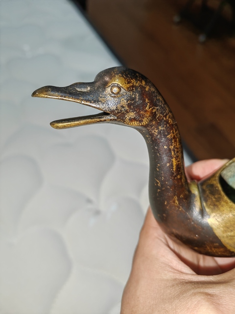 古玩銅器鴨型銅香薰真品鑒賞圖