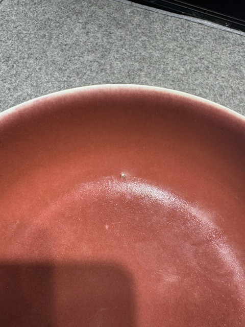 古玩陶瓷霽紅釉盤真品鑒賞圖