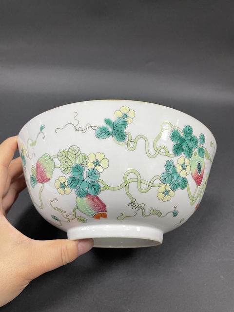 古玩陶瓷粉彩癩瓜碗真品鑒賞圖